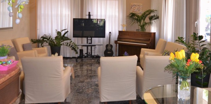 Gold Hotel: Saletta