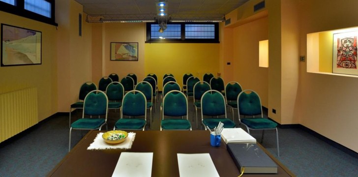Best western Hotel Crimea: sala interna