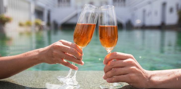 Dove organizzare una festa in piscina