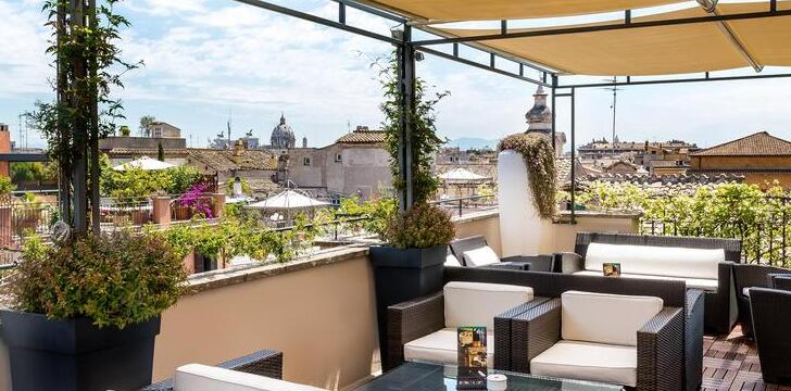 i Sofà: terrazza I Sofà: terrace bar