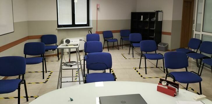 Tutor Consulting: aula formazione con videoproiettore