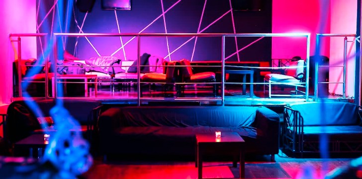 Hulala Club. zona privé con divanetti Hulala Club: zona privé con divanetti