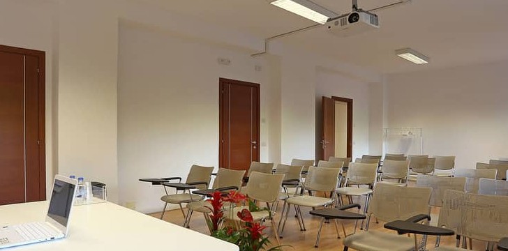 Polo Formativo: Sala Meeting