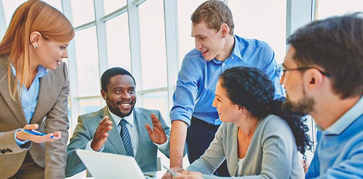 Come fare un brainstorming efficace? Guida completa per aziende, creativi e team di lavoro