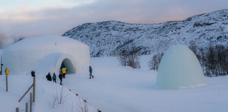 Igloo Building Igloo Building