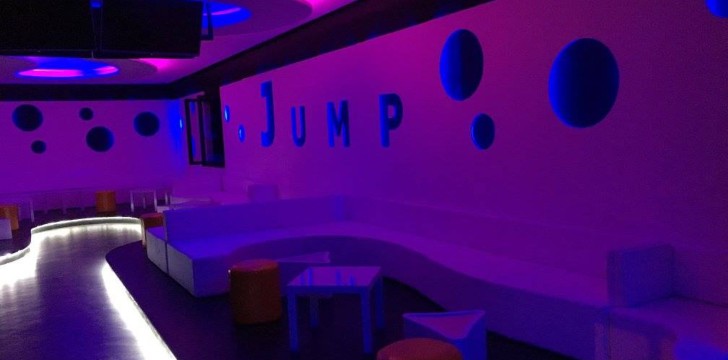 Jump Disco Night Jump Disco Night: Sala