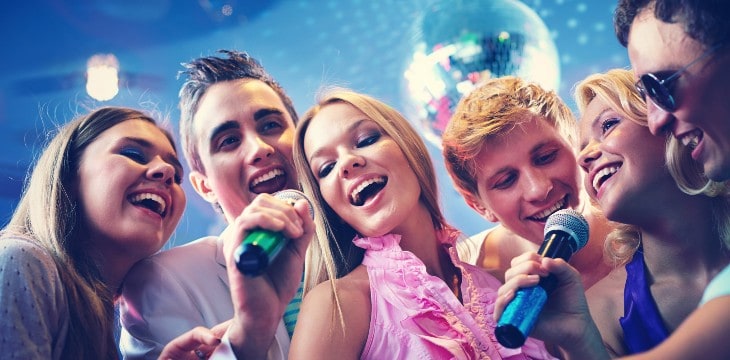 Come organizzare un Karaoke Party