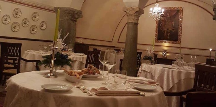 sala interna di ristorante san michele