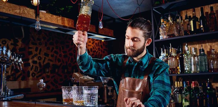 Bartending: impara a creare cocktail in compagnia