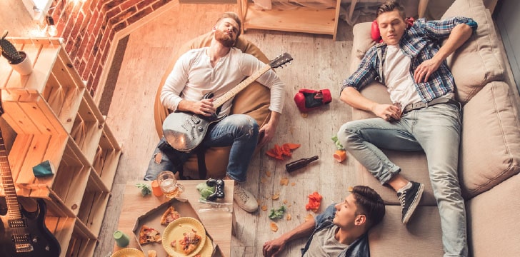 Amici dopo una festa