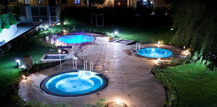 Qc Terme Torino piscina con acqua termale al Qc Terme Torino