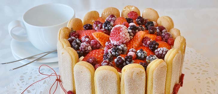 torta lingua di gatto con fragole