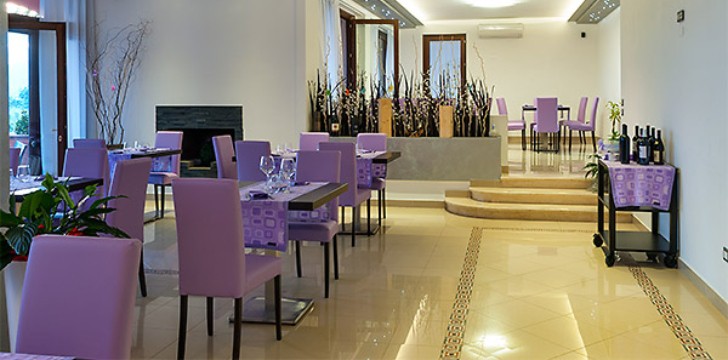 Emozionando Emozionando: Sala