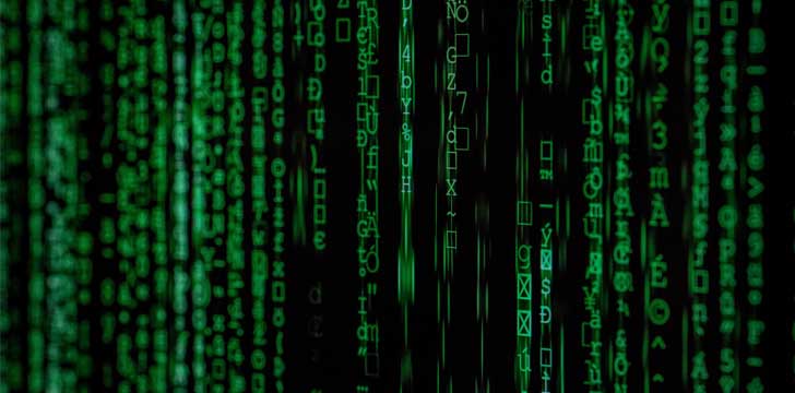 codice binario alfanumerico verde su nero matrice matrix