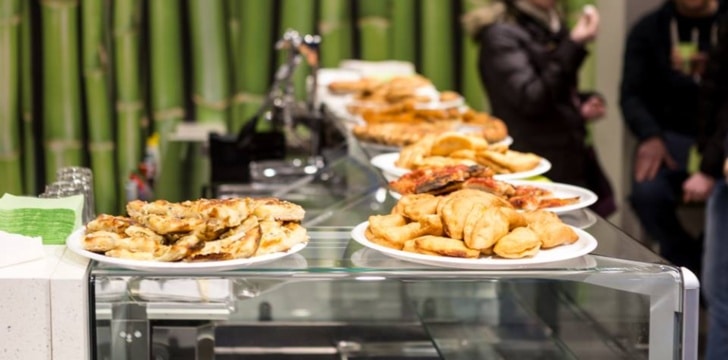 buffet compleanno con buffet al bar Bamboo