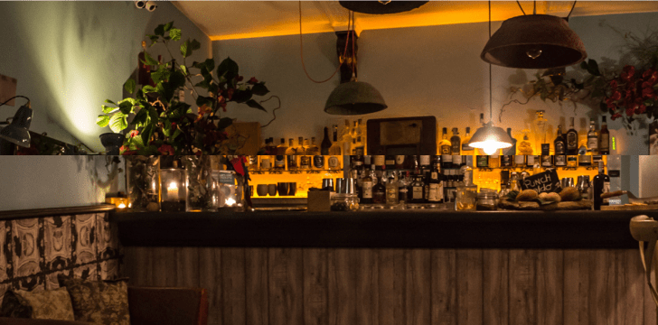 Colonial Bar: bancone del bar Colonial Bar bancone del bar
