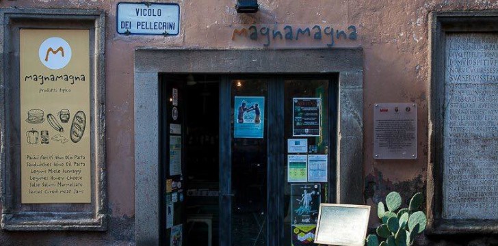 Magnamagna Prodotto Tipico: esterno Magnamagna Prodotto Tipico esterno