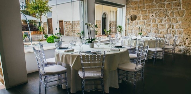 Villa Leonetti: tavola apparecchiata Villa Leonetti tavola apparecchiata