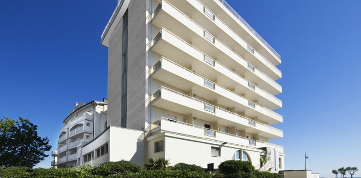 yes hotel touring esterno