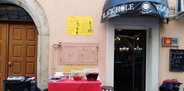 Black Hole: esterno Black Hole esterno