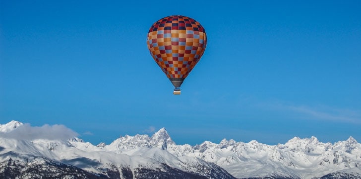 Charbonnier Mongofiere Charbonnier Mongofiere mongolfiera in cielo
