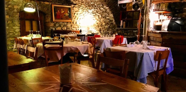 Rolling Stone Per il tuo addio al celibato in Valle d'Aosta: Rolling Stone area ristorante