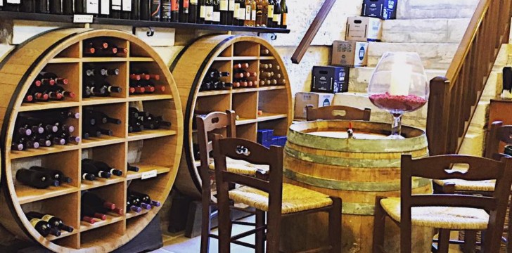Trulli e Puglia wine bar: interno Trulli e Puglia wine bar interno