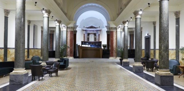 Hotel The Building: Hall