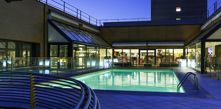 Novotel Milano Linate Airport: piscina