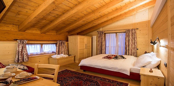 Hotel De Gletscher: camera superior Hotel De Gletscher: camera superior