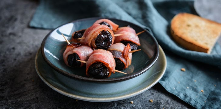 Prugne e pancetta