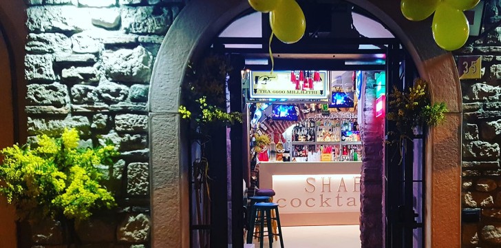Shabby Cocktail Bar Shabby Cocktail Bar
