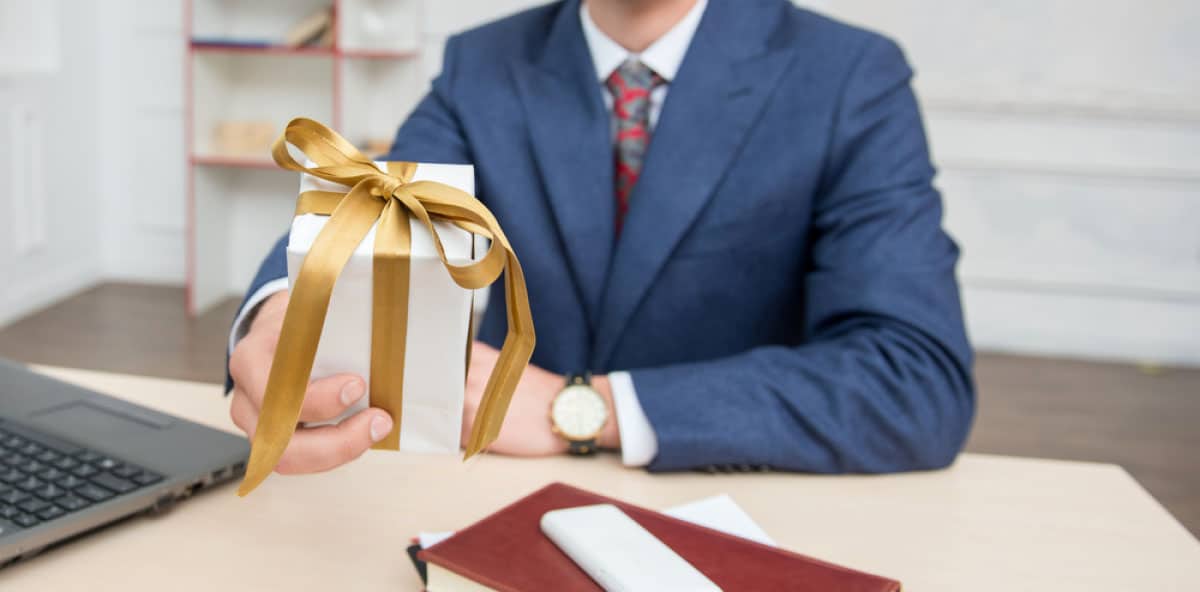 Viaggi di lavoro: ecco 10 gadget utili