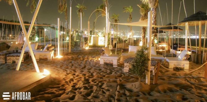 esterno spiaggia afrobar