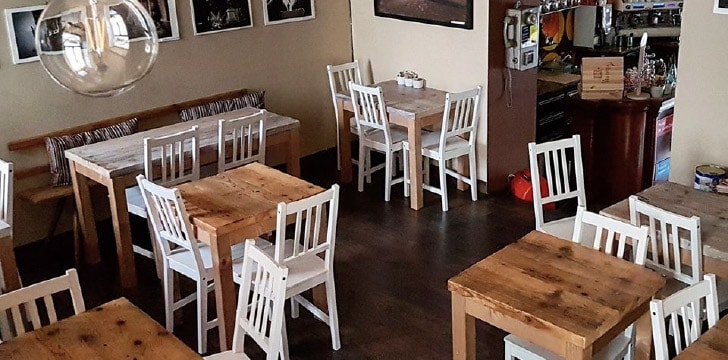 Les Copains D'Abord: interno ristorante Les Copains D'Abord: interno ristorante