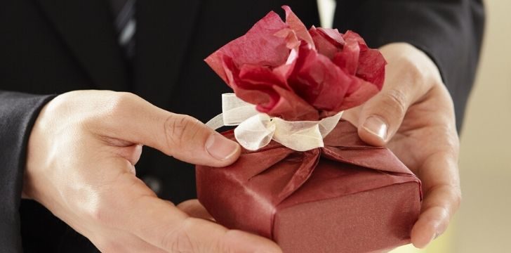 Pacchetto regalo