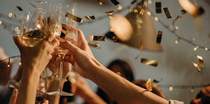 Brindisi a una festa