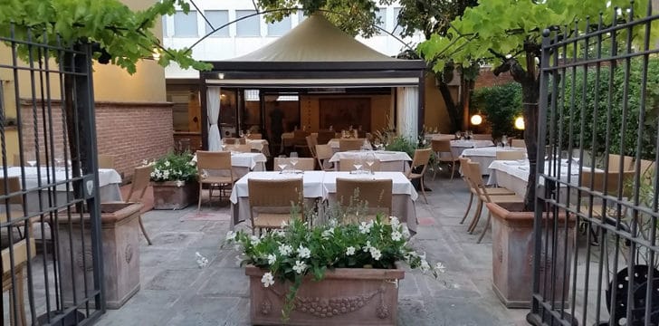 Ristorante Antica Fonte sala esterna esterno del ristorante antica fonte