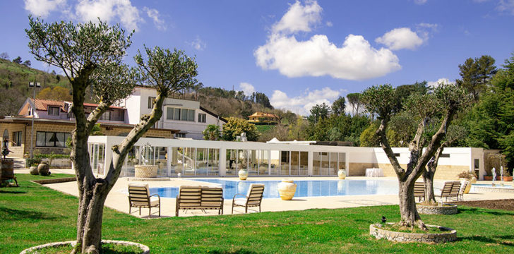 giardino con piscina di Villa Hirta