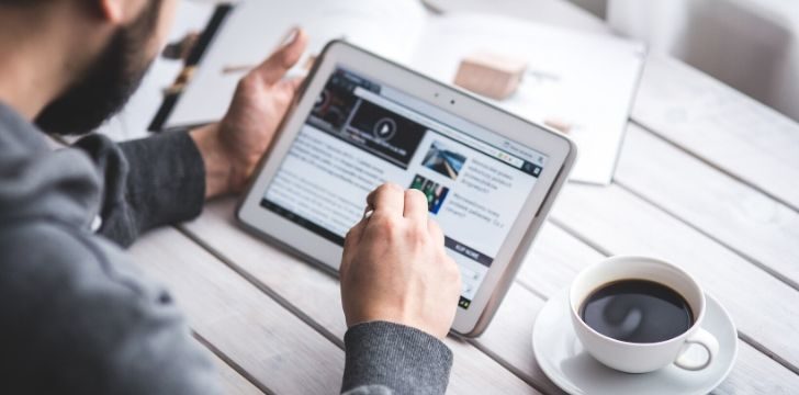 leggere notizie sul tablet