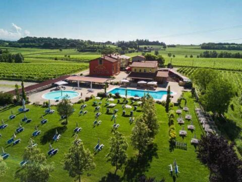 vista esterna agriturismo dei grippi