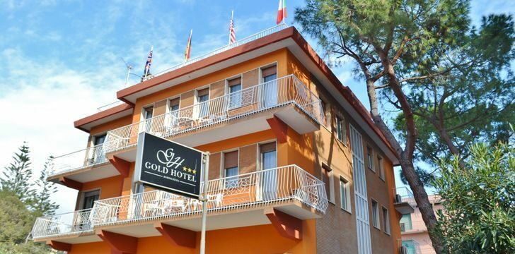 Gold Hotel: La struttura