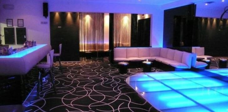 Crystal Club Location per un addio al celibato a Modena: Crystal Club