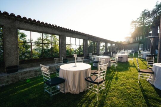 Dehors Villa su Event location per cena aziendale a Lecco