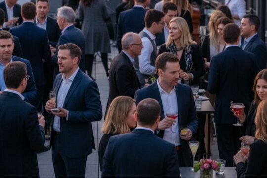 Aperitivo business cocktails dresscode outfit
