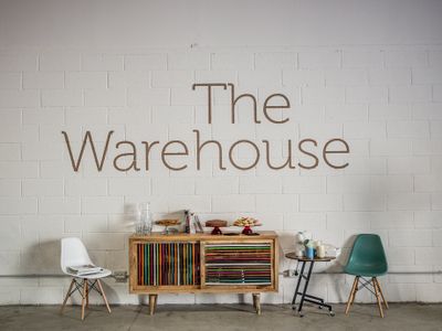 sale meeting e location eventi Olbia - The Warehouse Event Space sale meeting e location eventi Olbia - The Warehouse Event Space