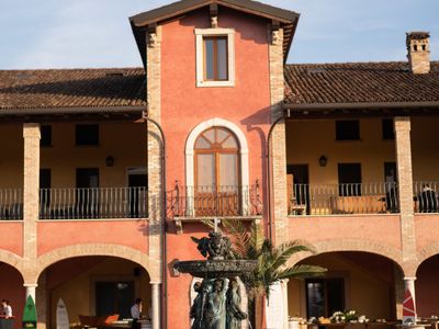 sale meeting e location eventi Pozzolengo - Borgo La Caccia sale meeting e location eventi Pozzolengo - Borgo La Caccia