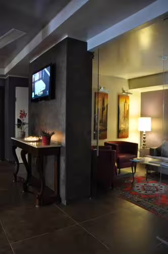 Quartos' Lab Training and Business Location