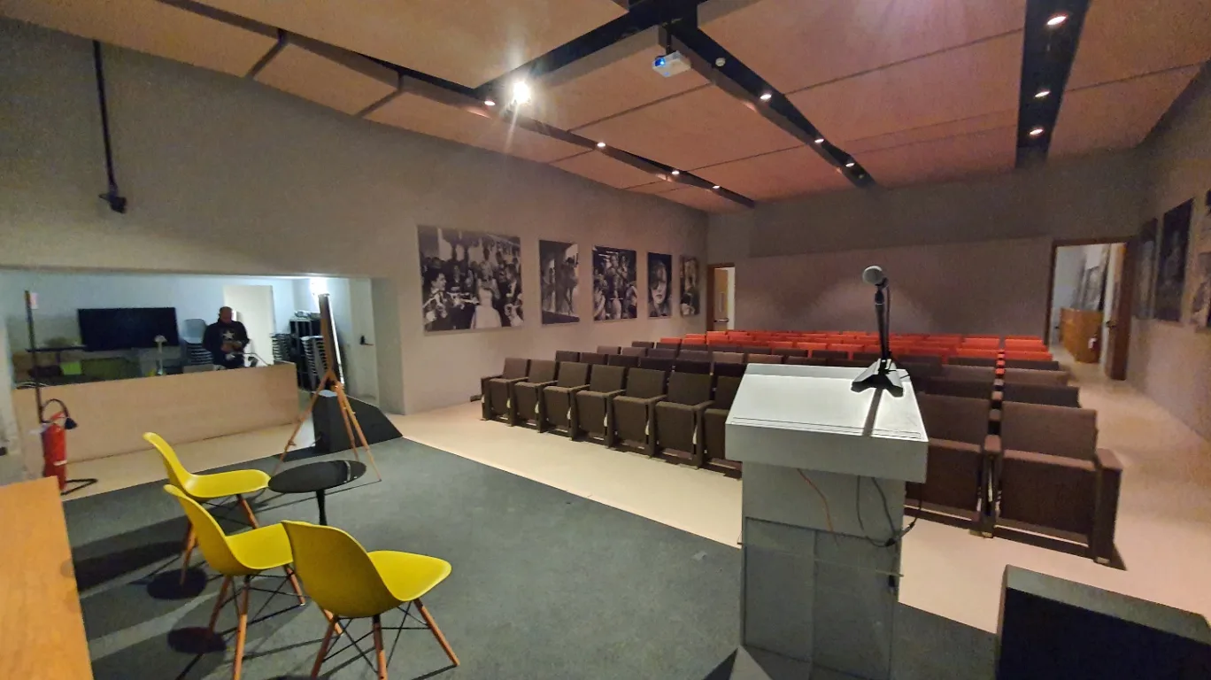 Sala Congressi - Tecnopolo Tiburtino - Peroni 452