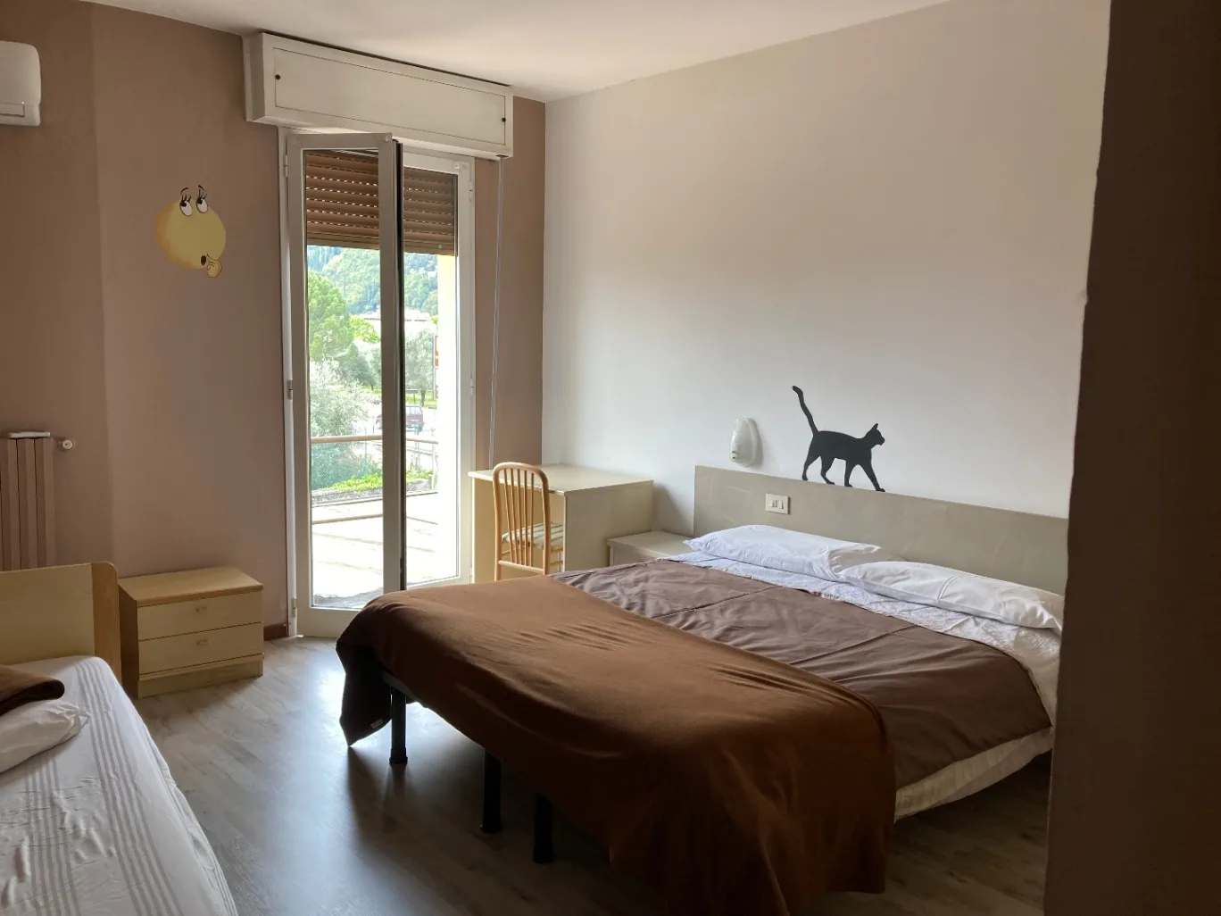 Route 77 - Ostello ed Eventi